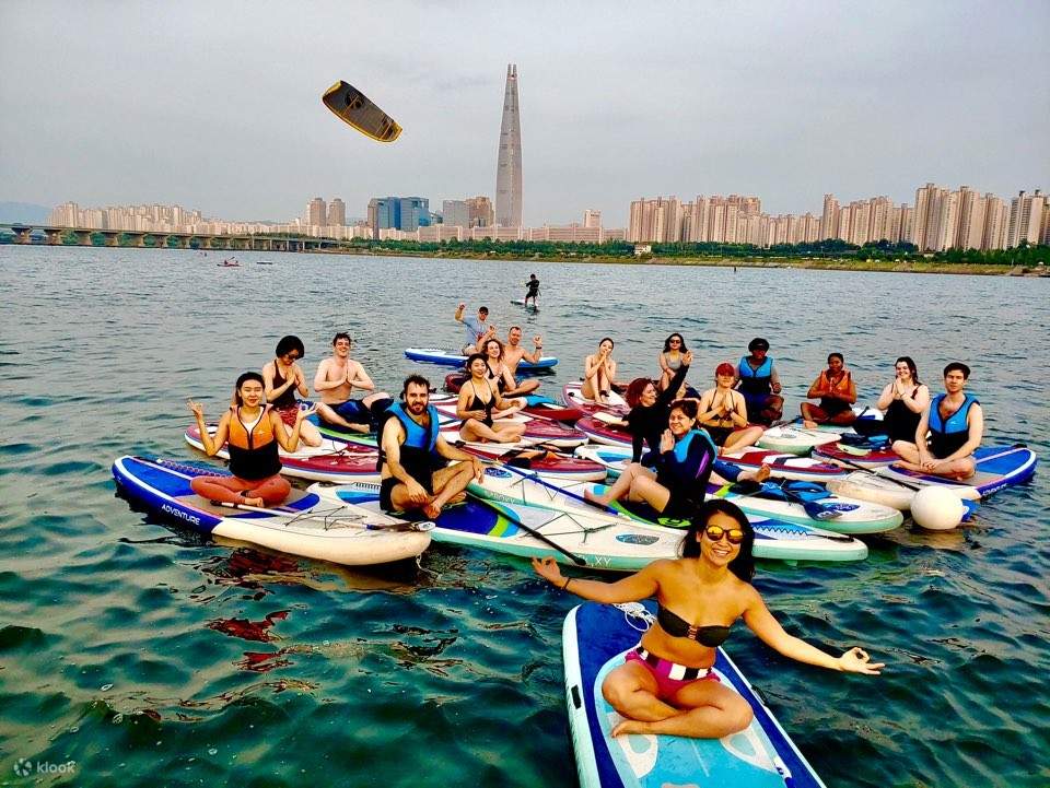 Seoul Han River SUP (Stand-up paddle) & Kayaking by Surfstory - Klook India