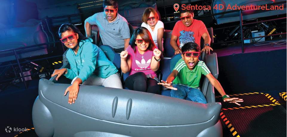 walk inside the sentosa merlion tower and enjoy panoramic views of sentosa