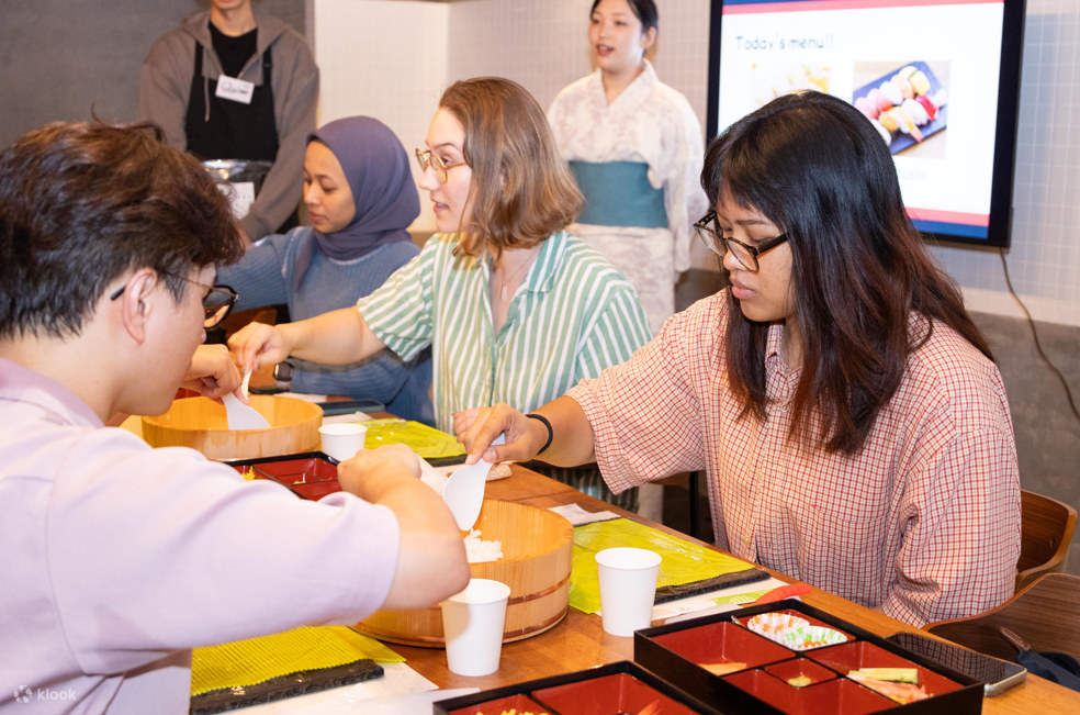 Bester Sushi-Kurs in Tokio: Sushi-Kurs Shibuya