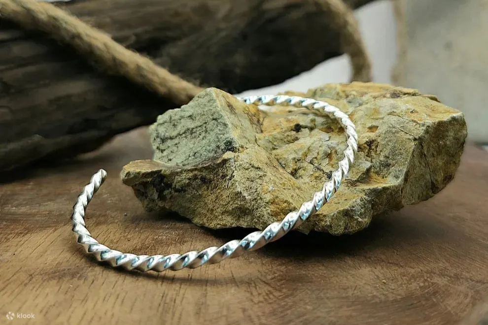 Adjustable twisted silver bangle