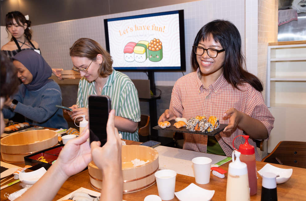 Best Sushi Making Class in Tokyo: Sushi Making Class Shibuya