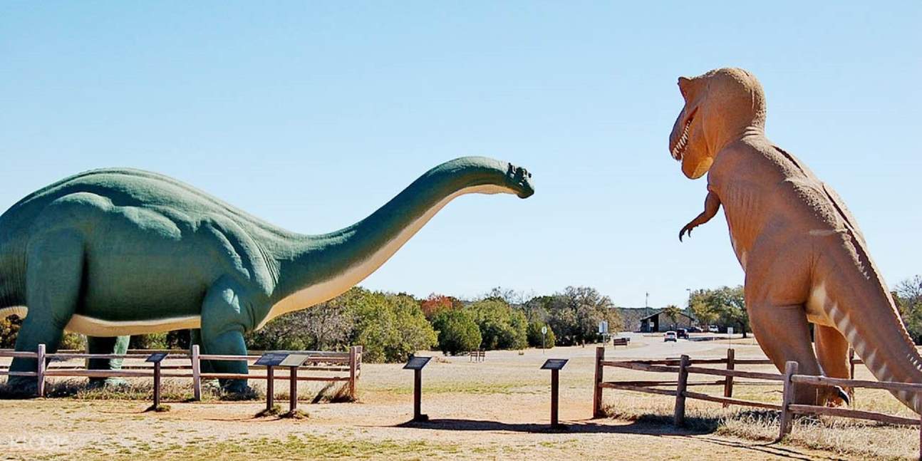 park with dinosaur statues near me