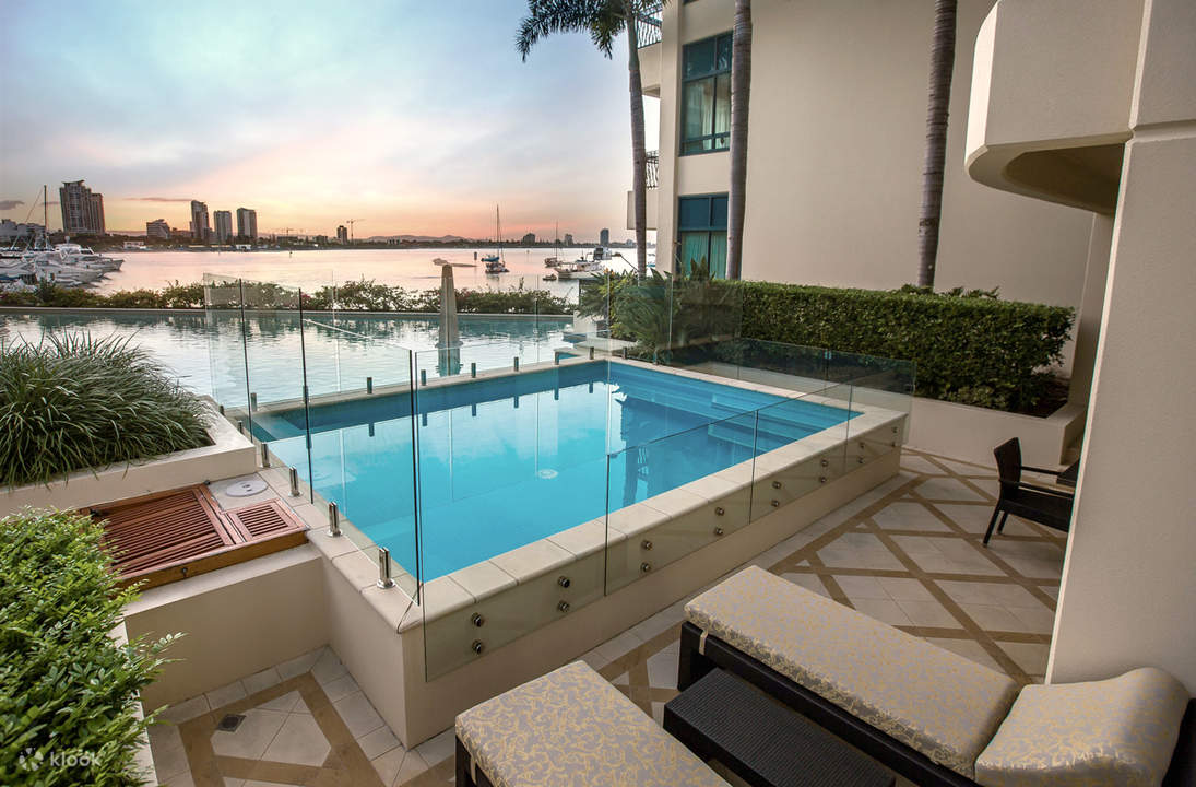 Le Jardin Royal Couture High Tea and Il Barocco Seafood Buffet di