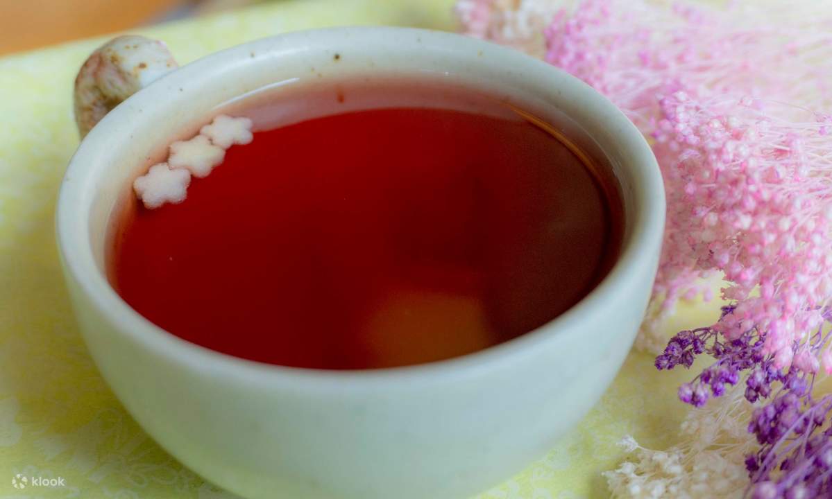 omijia tea set at Banjak Banjak Bitnaneun in Seoul