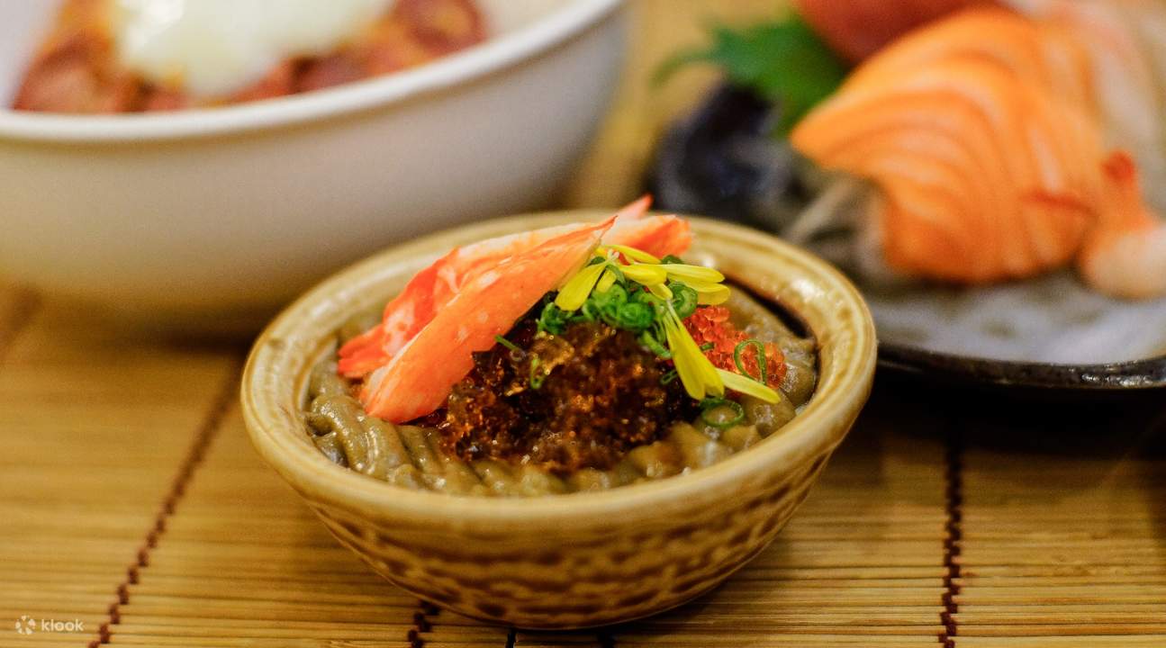 Standing Sushi Bar di Marina Bay dan Raffles Place, Singapore