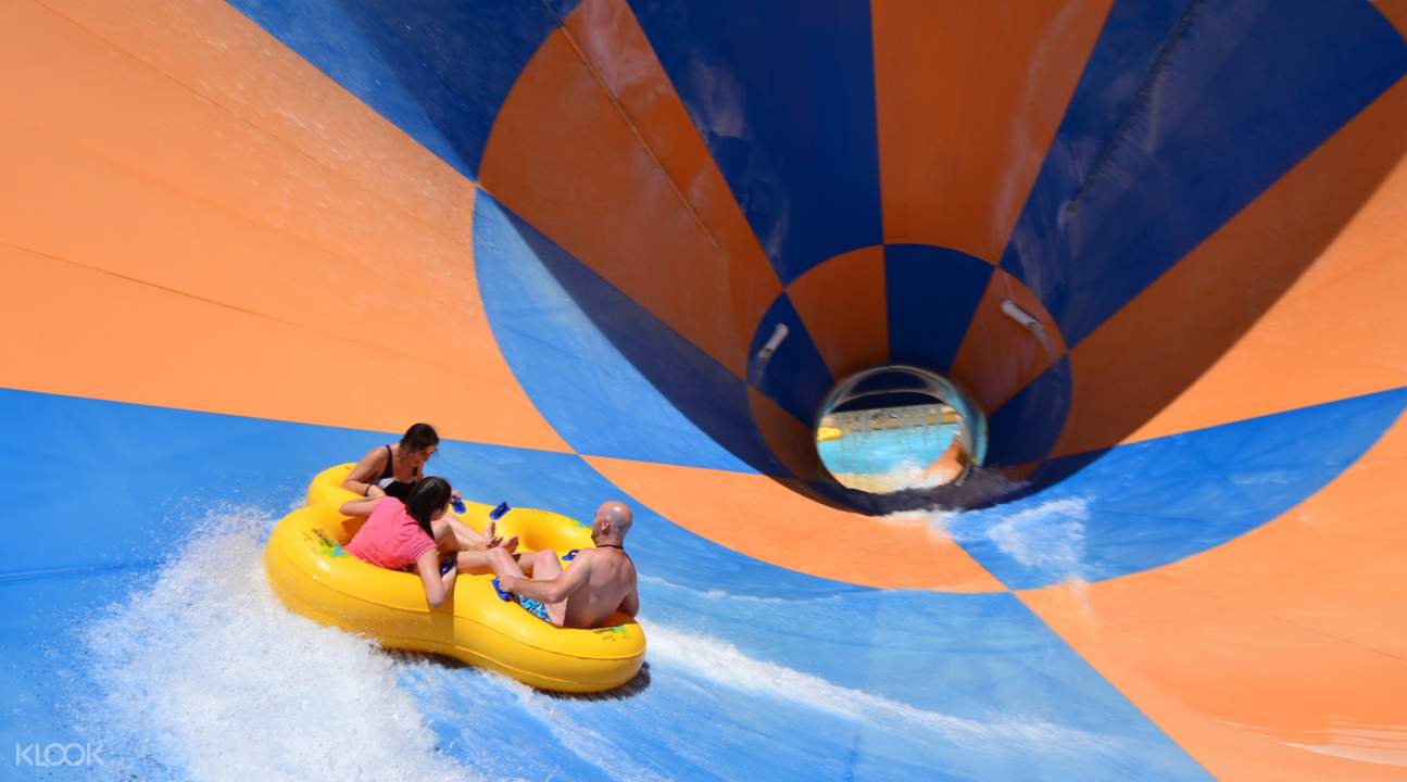 Return Shared Transfer from Gold Coast Hotels to Wet'n'Wild Klook
