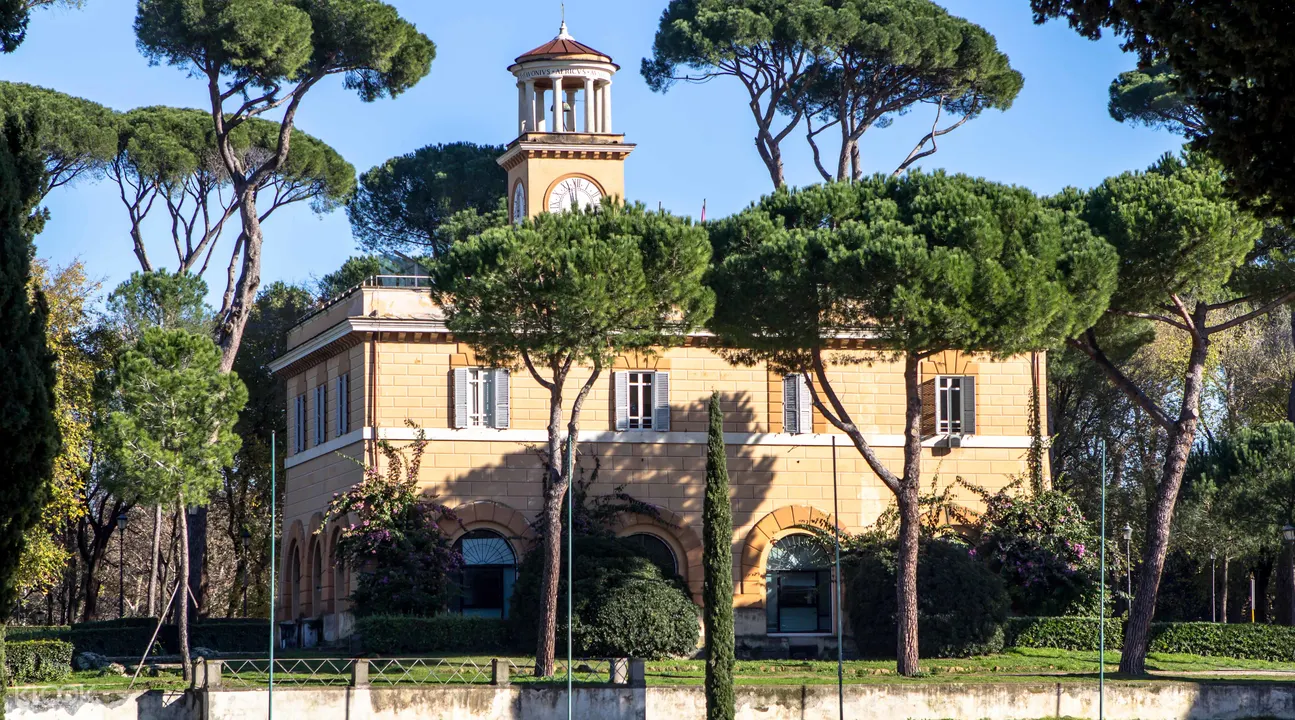 Jardins de la Villa Borghèse par une journée ensoleillée