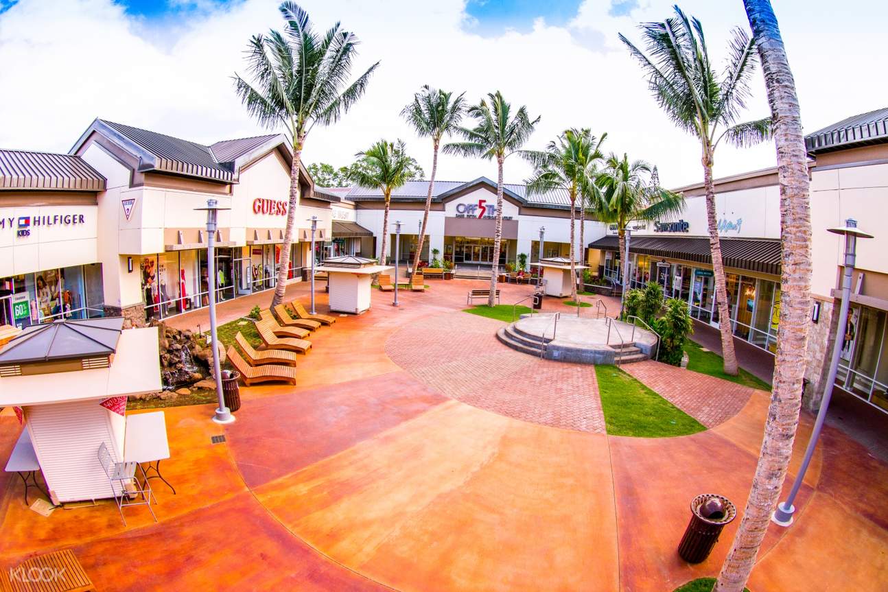 Shared Shuttle Bus Transfers Between Waikiki and Waikele Premium