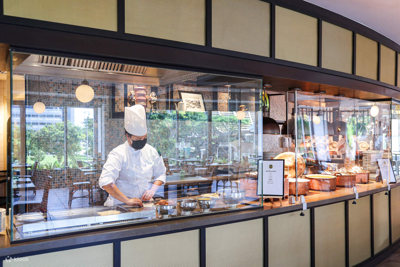 Asian Market Cafe in Fairmont Singapore