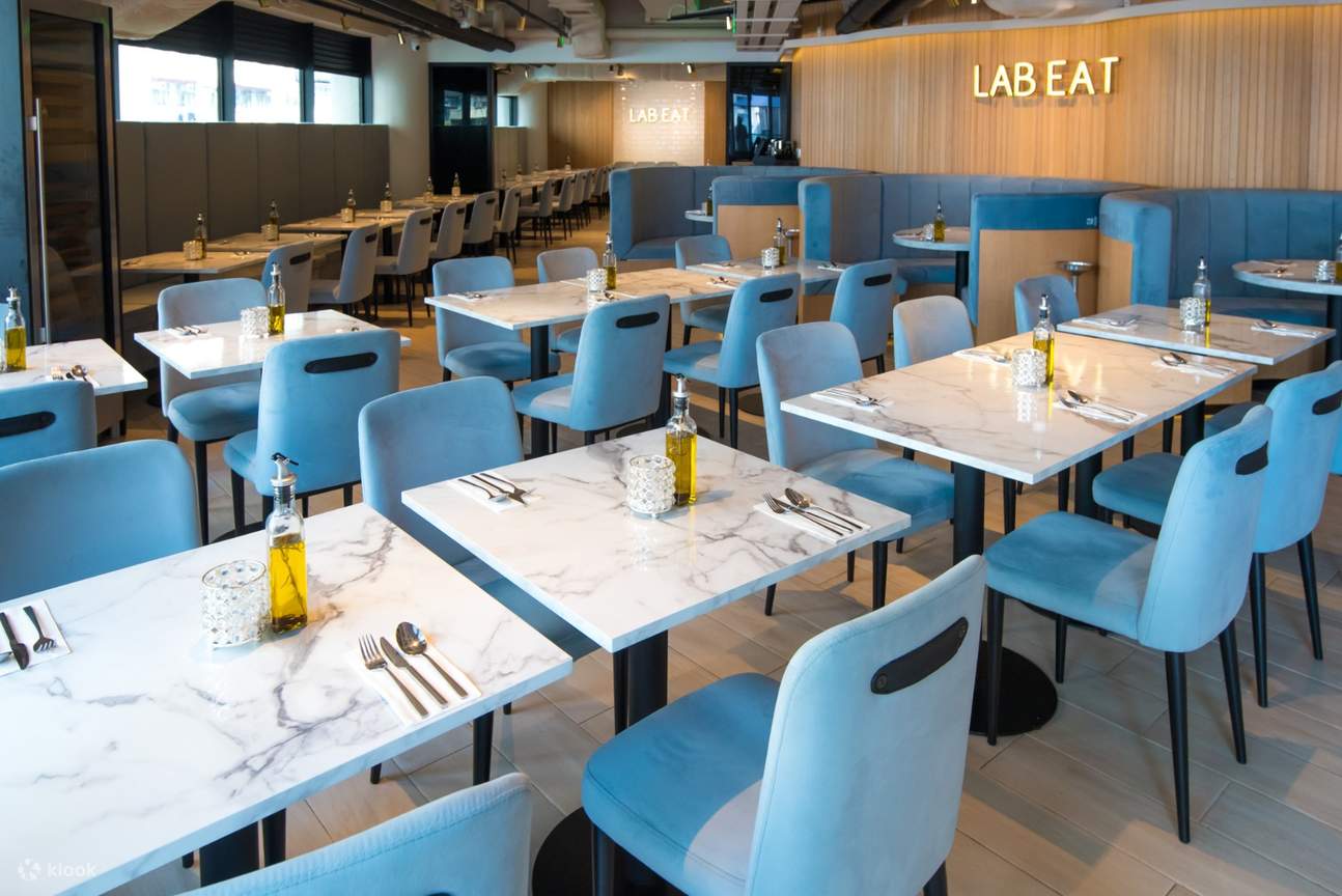 LAB EAT Restaurant & Bar in Tsim Sha Tsui