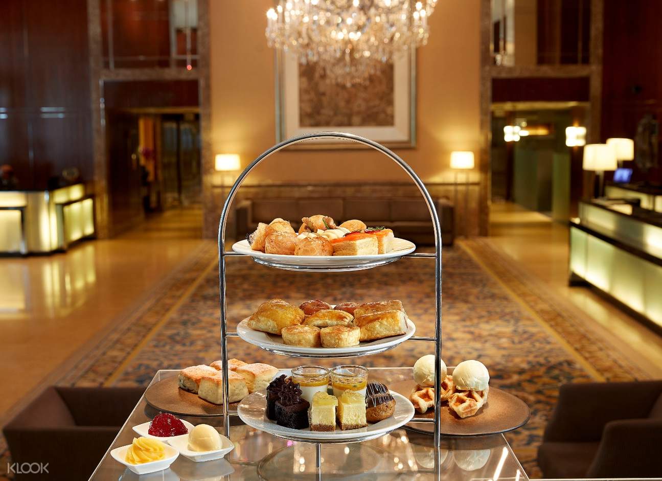 Afternoon High Tea Set at Lobby Lounge & Bar at Holiday Inn® Orchard City Centre, Singapore