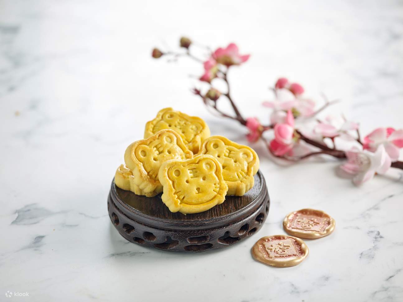 Chinese New Year Takeaways at Crowne Plaza Changi Airport