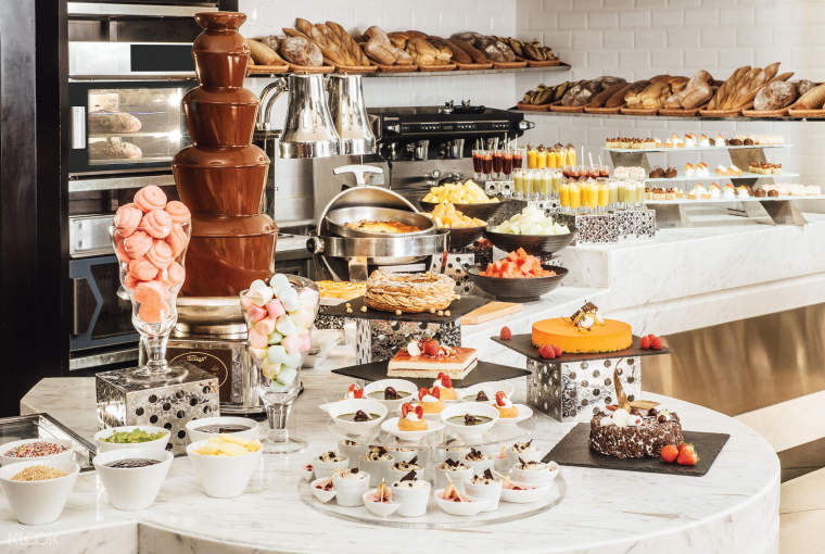 Buffet at The Food Gallery in The Langham Klook Hong Kong