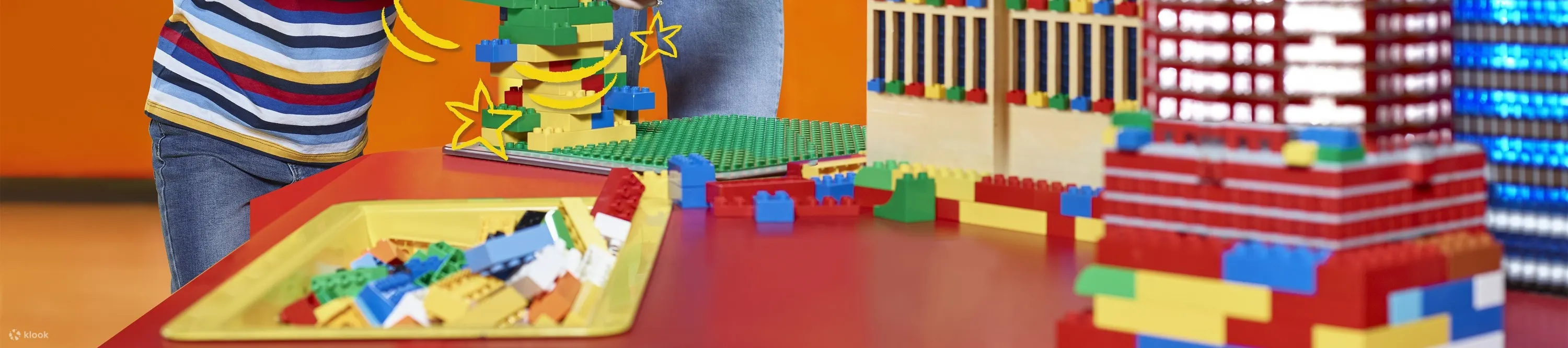 在 MINILAND® 探索柏林的标志性地标，感觉自己就像一个巨人