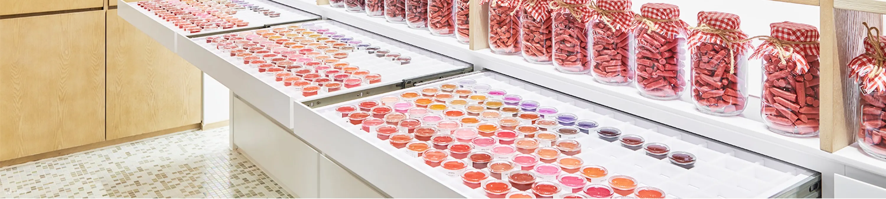 Out of Colours - Lipstick Workshop | Liplab | Parent-child | Besties | Causeway Bay