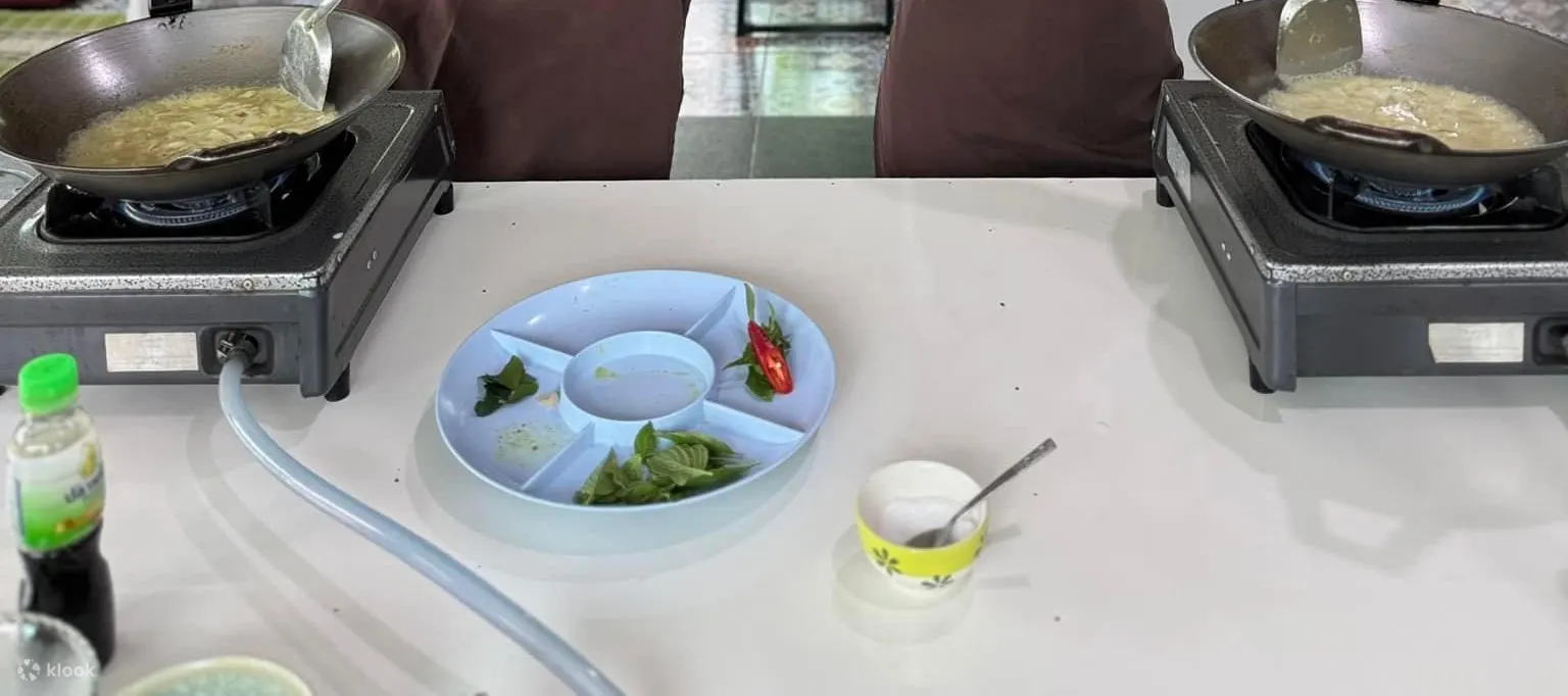 Suwannee 泰式烹饪课程（含市场游览）