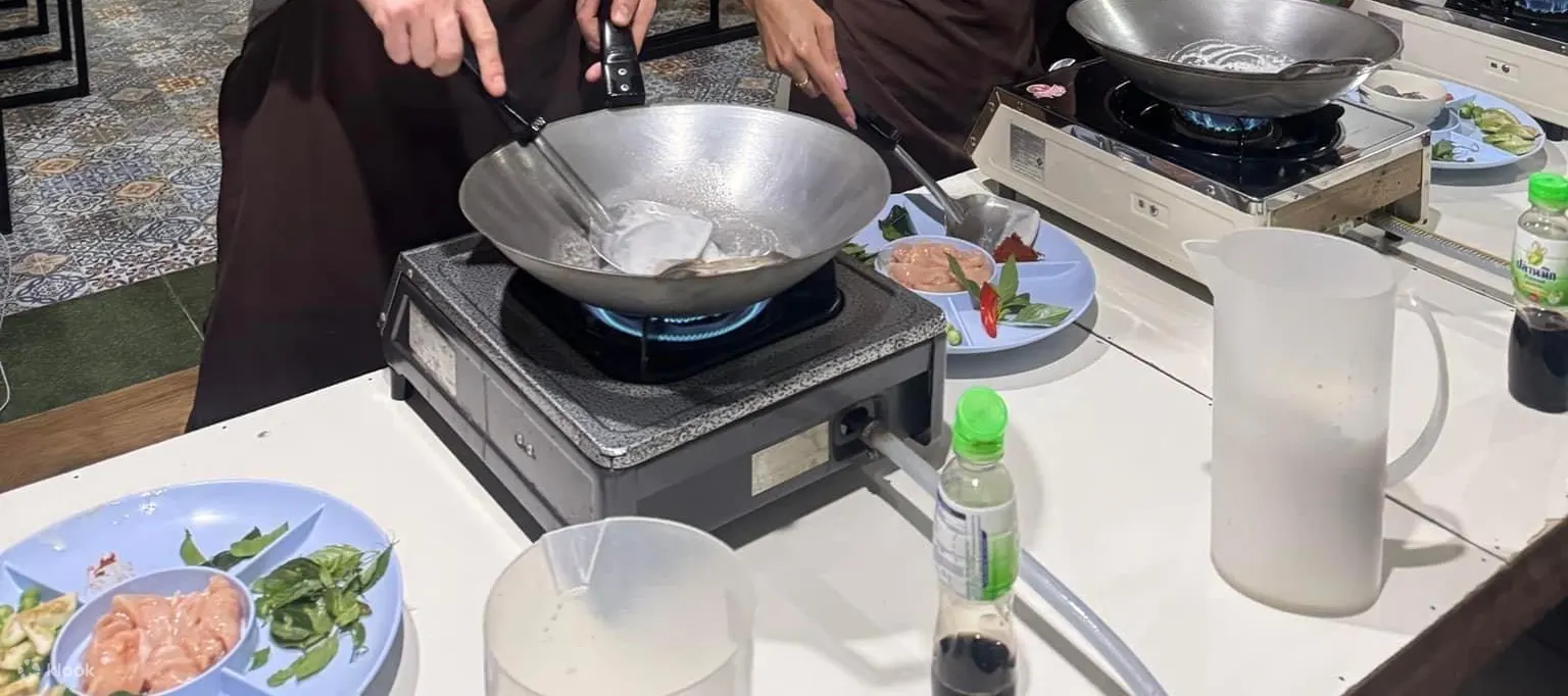 Suwannee 泰式烹饪课程（含市场游览）