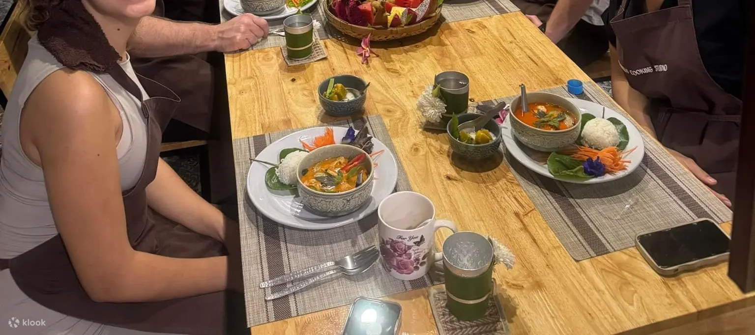 Suwannee 泰式烹饪课程（含市场游览）
