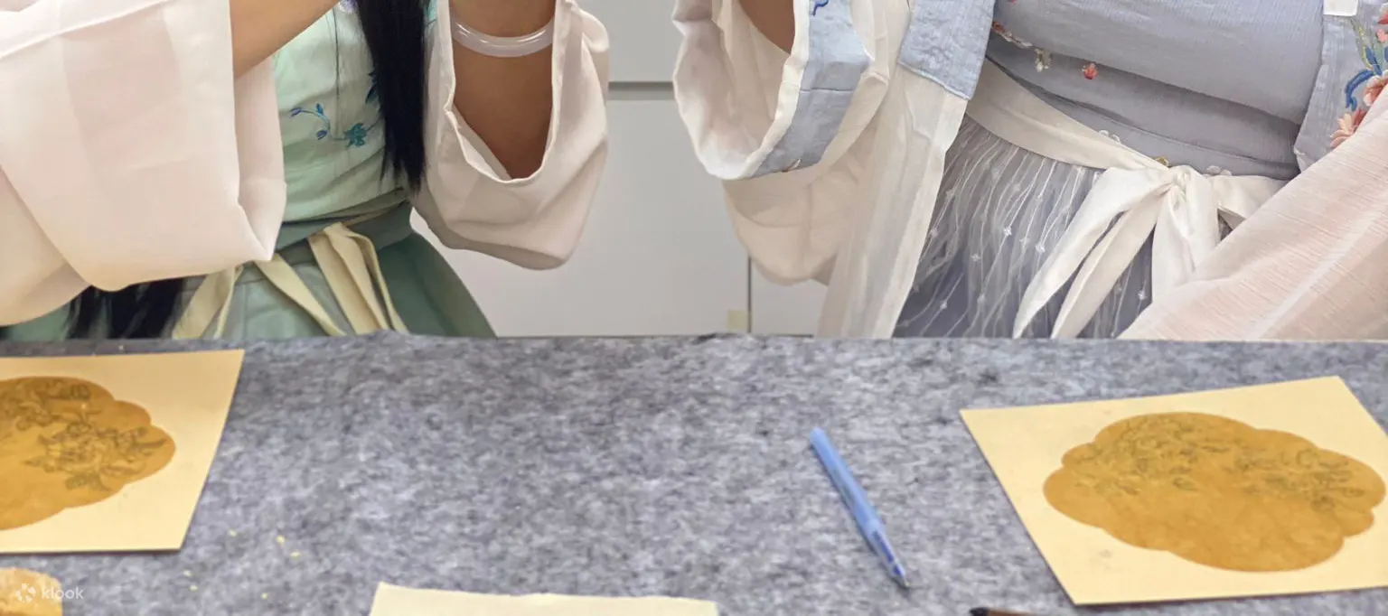 尖沙咀IRREGULart  汉服及化妆连发型体验 /中国画体验