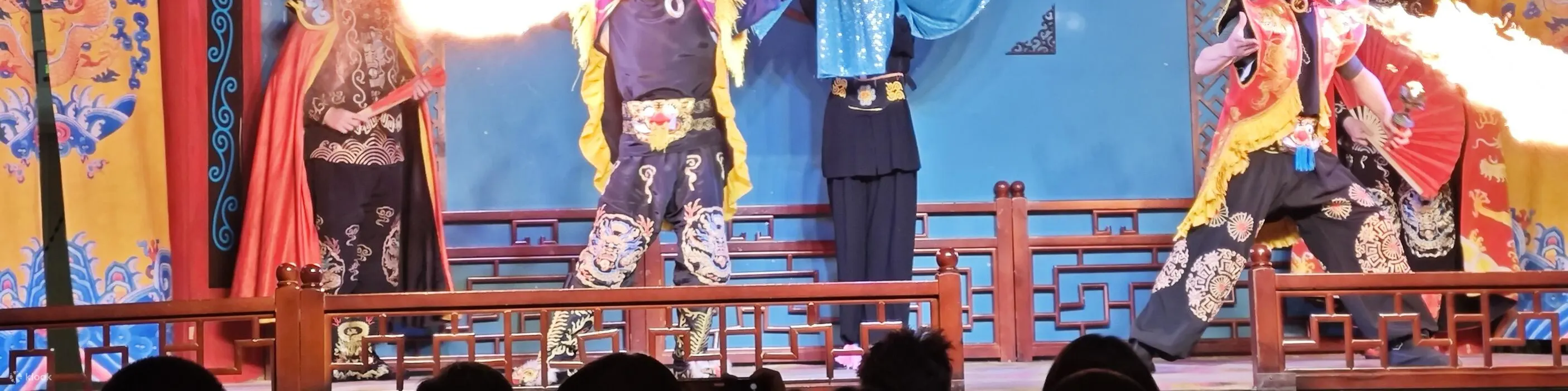 今天的梅花剧社， 不仅仅是国家非物质文化遗产“川剧演习基地”更联合成都市慈善总会    设立非遗川剧传习公益基金， 为川剧文化传承贡献自己一份力量