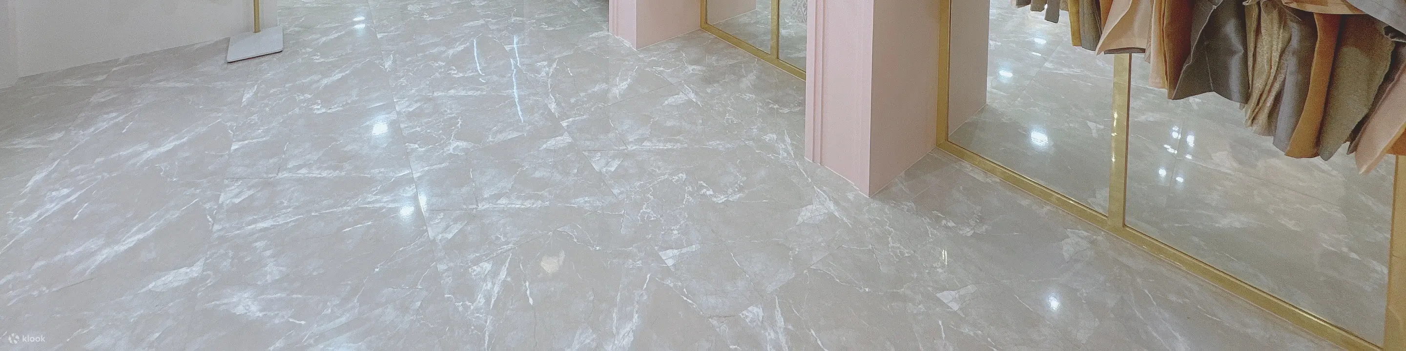 体验 Thai Story 的传统泰式服装
