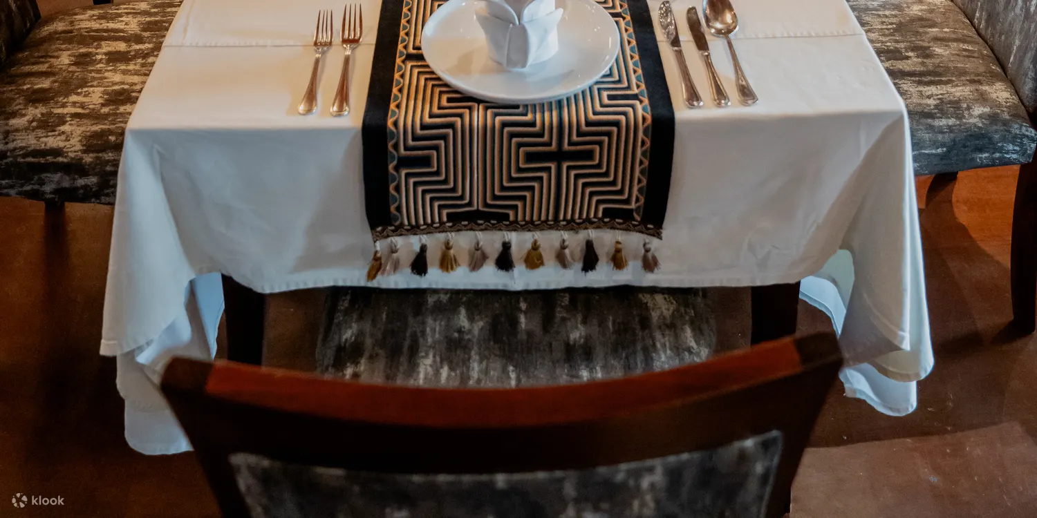 The Village Restaurant and Lounge 的用餐体验