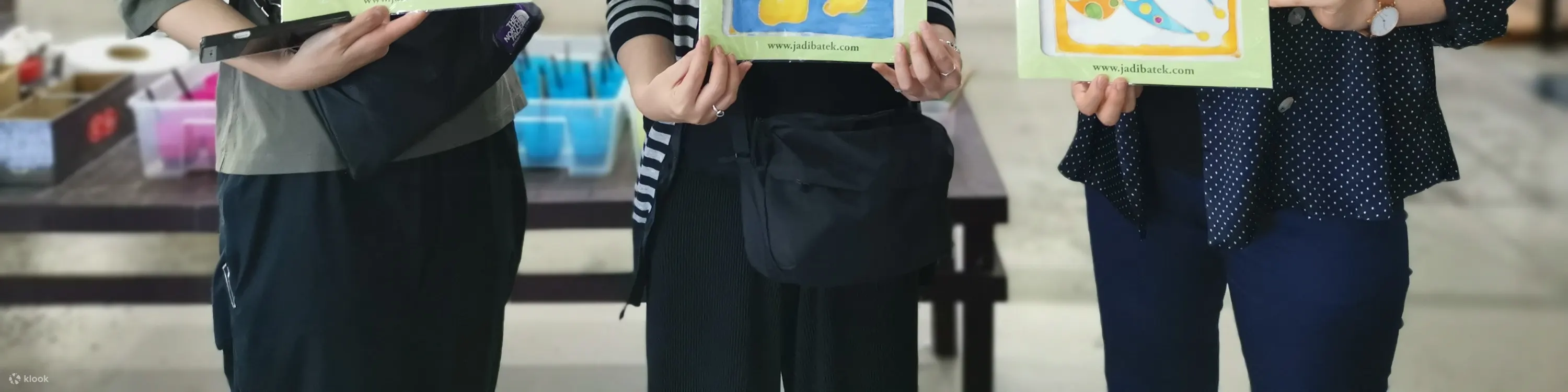 把自己的蜡染杰作带回家