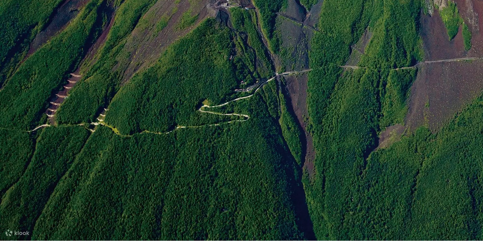 新宿出发，2日世界遗产富士山登山之旅（含导游）