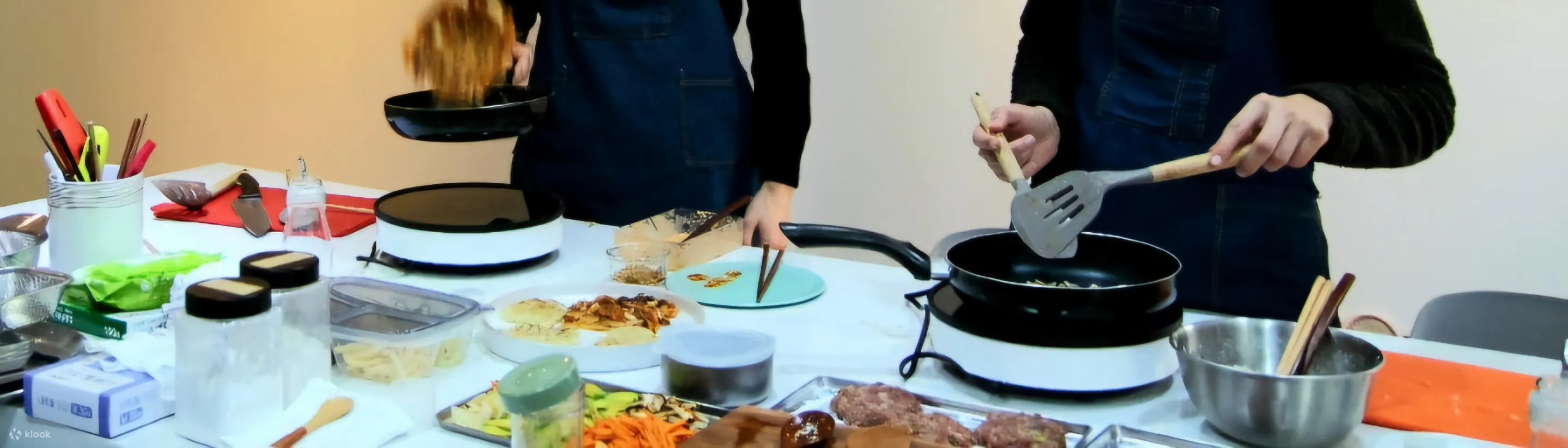 每个人都将通过一对一定制培训学习如何处理和准备给定的食材。