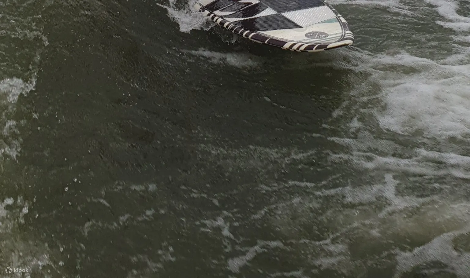 微风运河宽板滑水体验