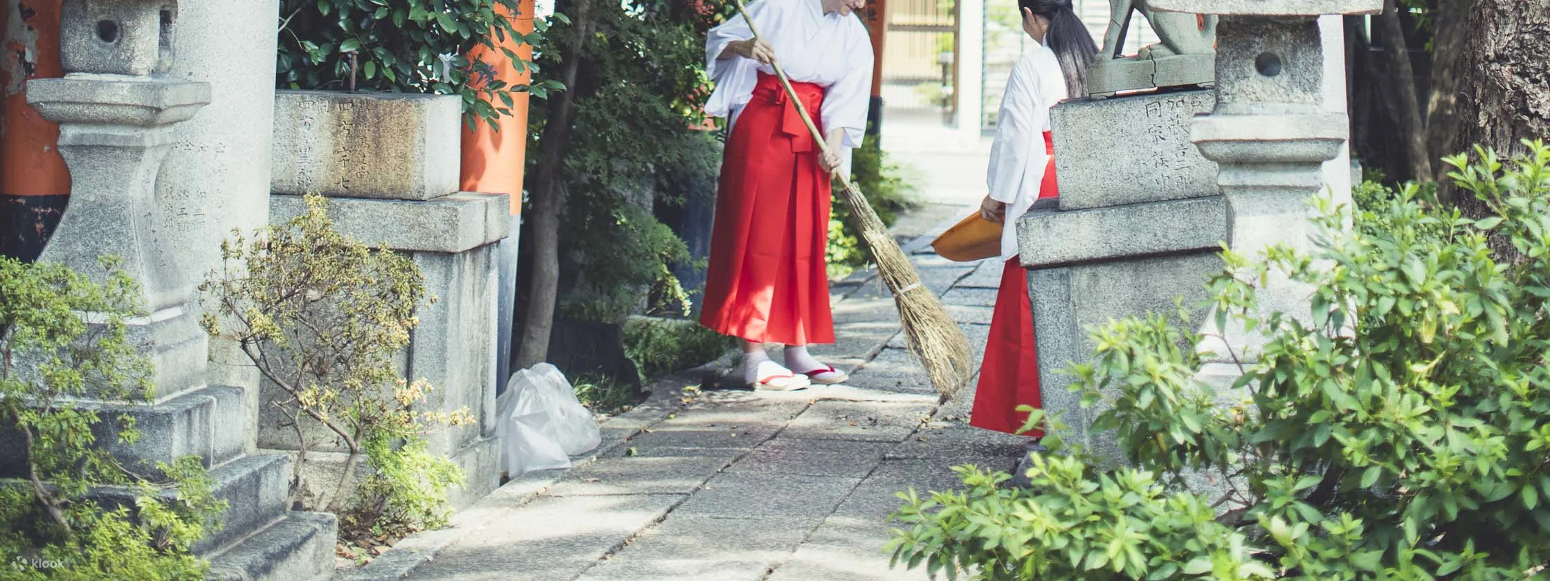 巫女与日本神社