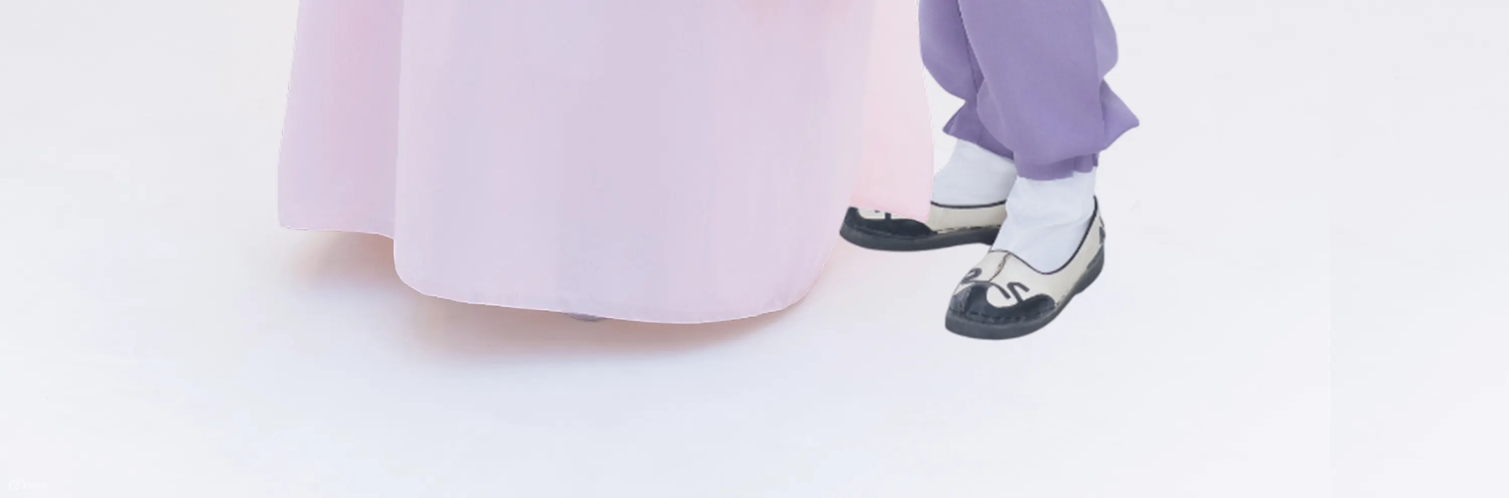 Basic Hanbok is a simple, graceful version of Korea's traditional clothing.