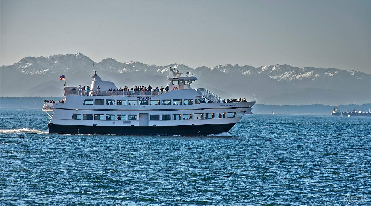 See amazing views of the Seattle skyline on the Argosy Cruises Harbor Tour, and discover interesting facts about waterfront piers