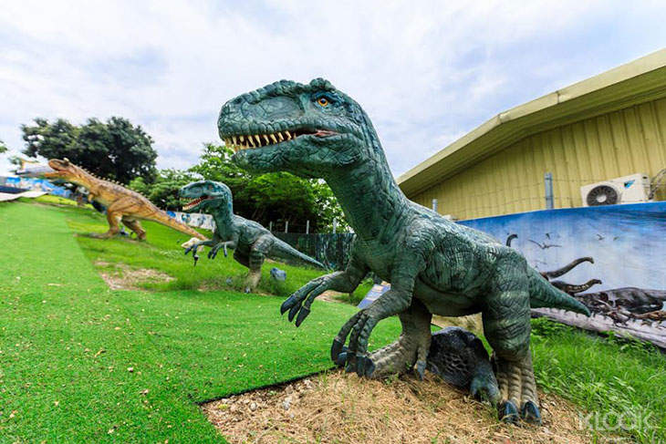 百果山探索樂園是全台唯一採用真實森林場景並多方位呈現史前恐龍棲息的方式