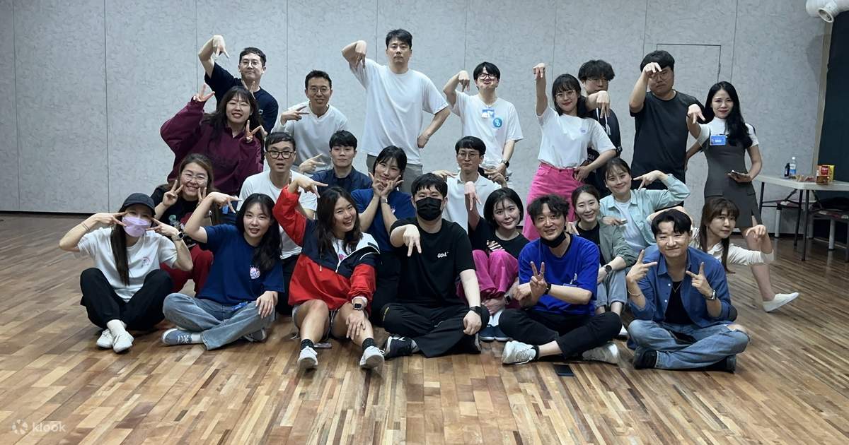 首爾 K-pop 舞蹈教室學員實景