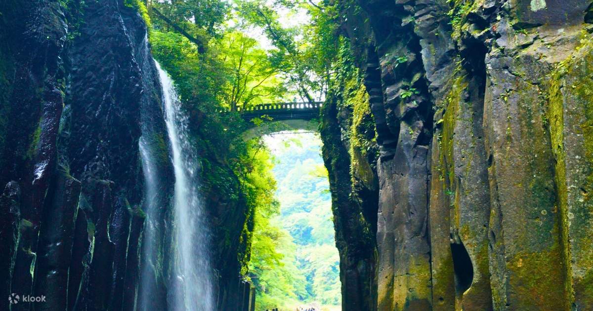 Shirakawa Suigen, Takachiho Gorge, Ama-no-Iwato Shrine, and Ama-no-Yasukawa River One-Day Tour (including Takachiho Gorge shuttle bus) (Optional Miyazaki specialty lunch or souvenir) - Klook Philippines
