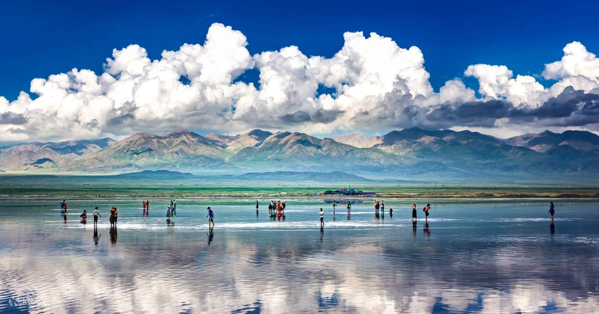 Tour di un giorno a Xining, Lago Qinghai + Lago Salato Chaka + Monte Sun Moon (Esplora i segreti dell'altopiano e incontra lo Specchio del Cielo) - Klook