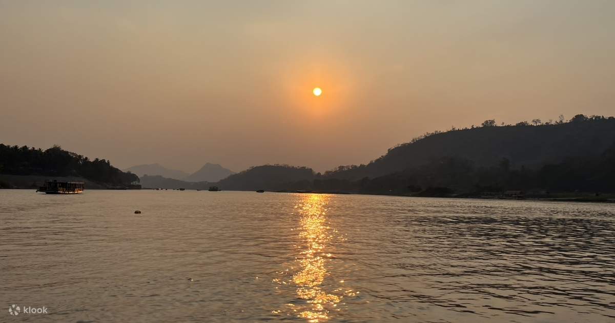 Croazieră la apus pe râul Luang Prabang - Klook România
