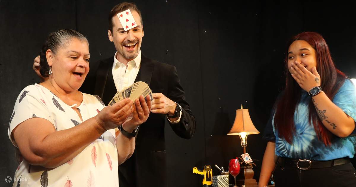 Outta Control Magic Comedy Dinner Show-billet i Orlando - Klook Danmark