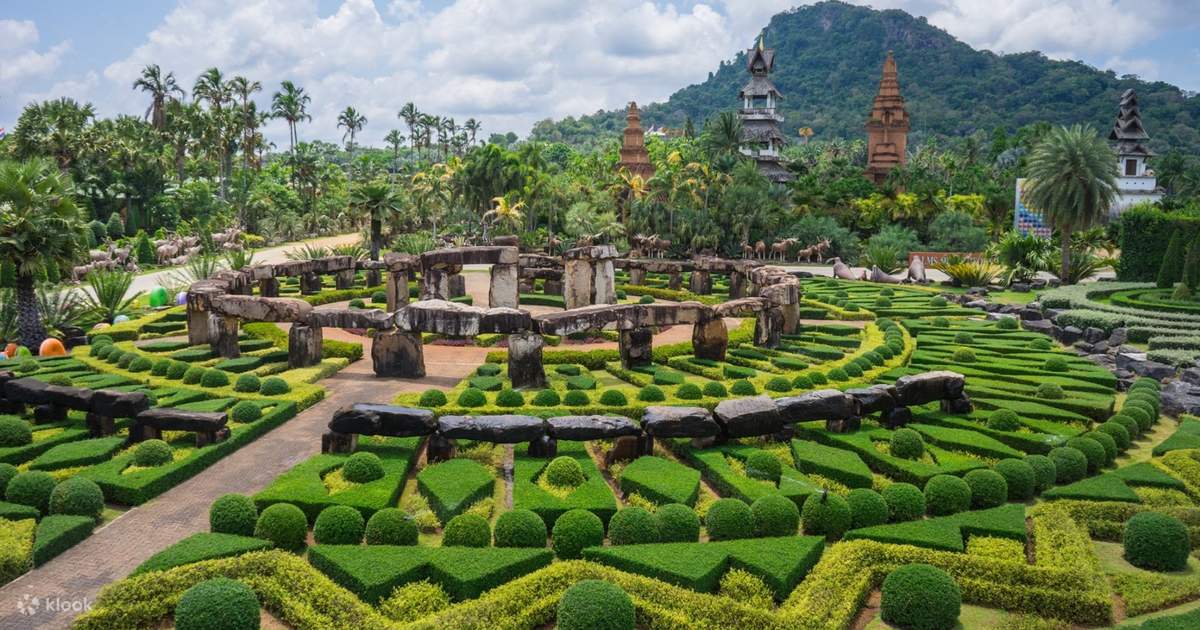Nong Nooch Tropical Garden bei Pattaya mit kunstvoll angelegten Gärten
