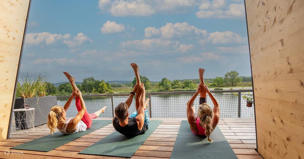 Esperienza di Yoga in riva al mare a Cannes - Klook