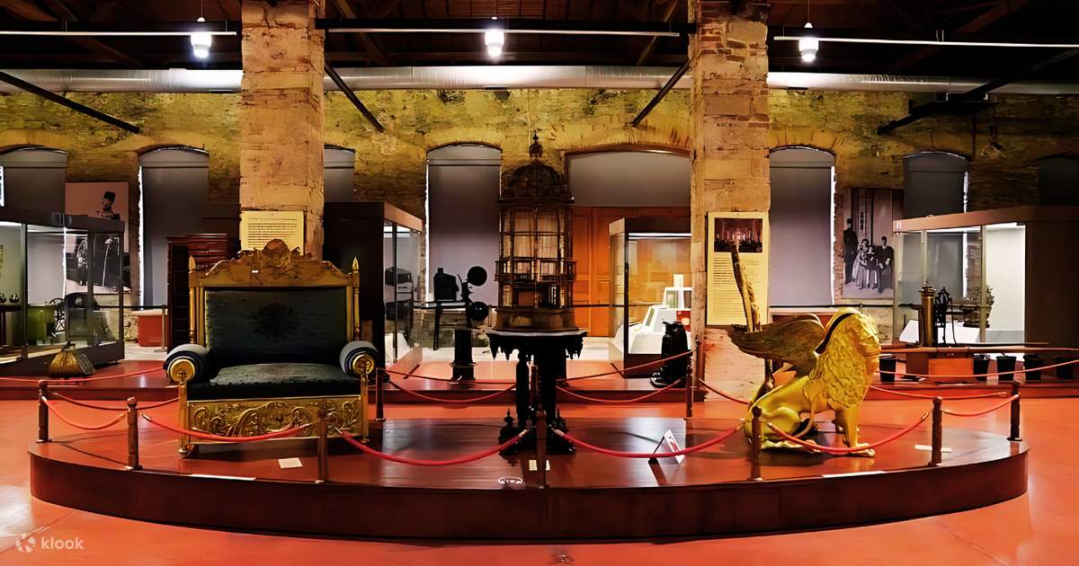 Entrada sin colas al Museo de las Colecciones del Palacio con audioguía ...