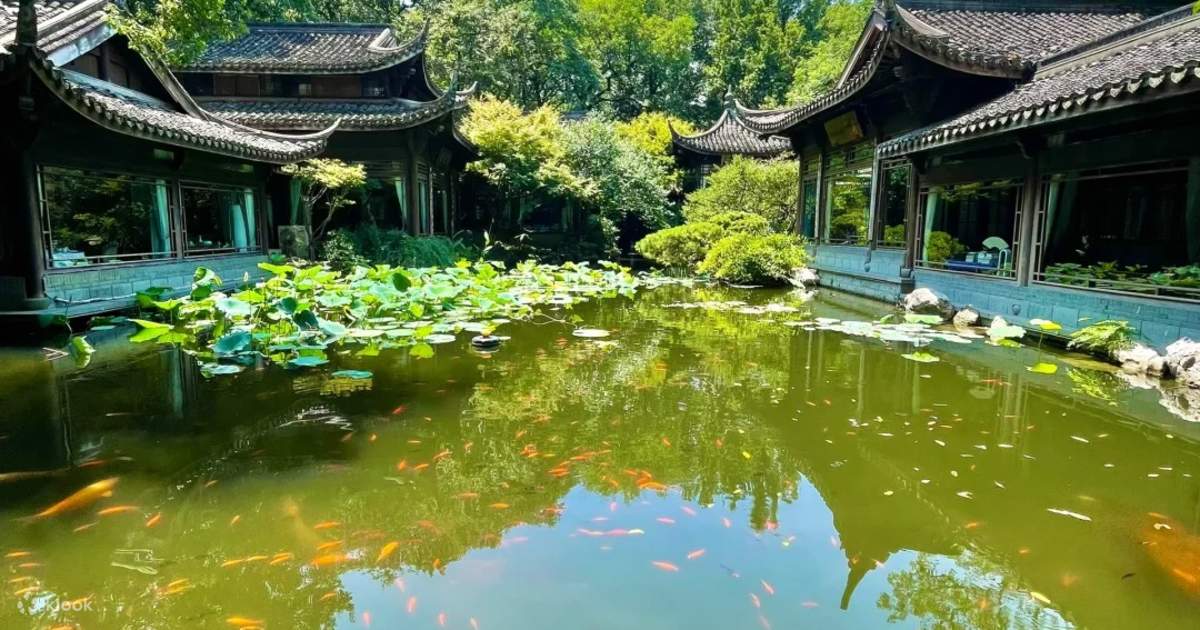 中国　西湖全図の刺繍 杭州西湖遊覧船で三潭印月を鑑賞＋無形文化遺産うちわ絵付け体験