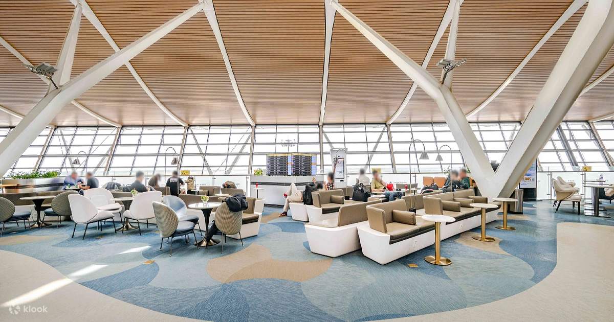 Airport Affiliated Lounge — seating area