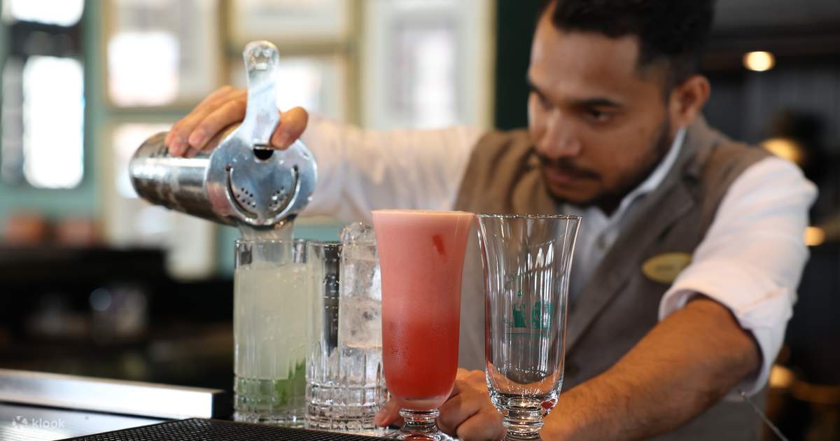 Long Bar en el Hotel Raffles - Klook