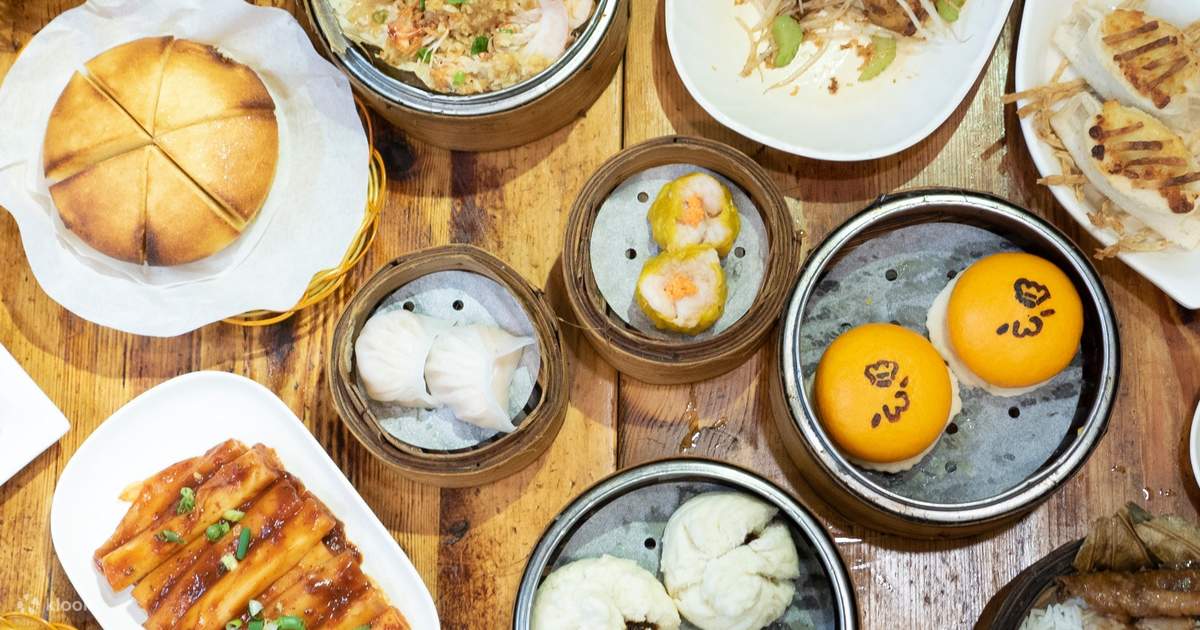 Dim Sum Sets and Steamed Rice with Shrimp and Garlic Set at Chau's Dim ...