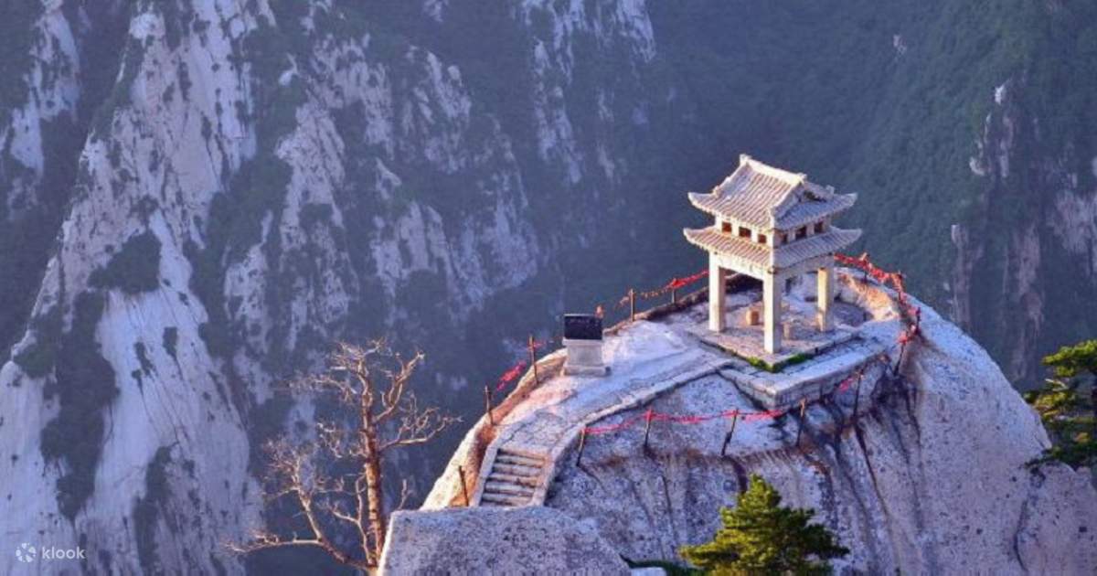 Tur Sehari Petualangan Gunung Huashan (Naik Puncak Barat, Turun Puncak ...