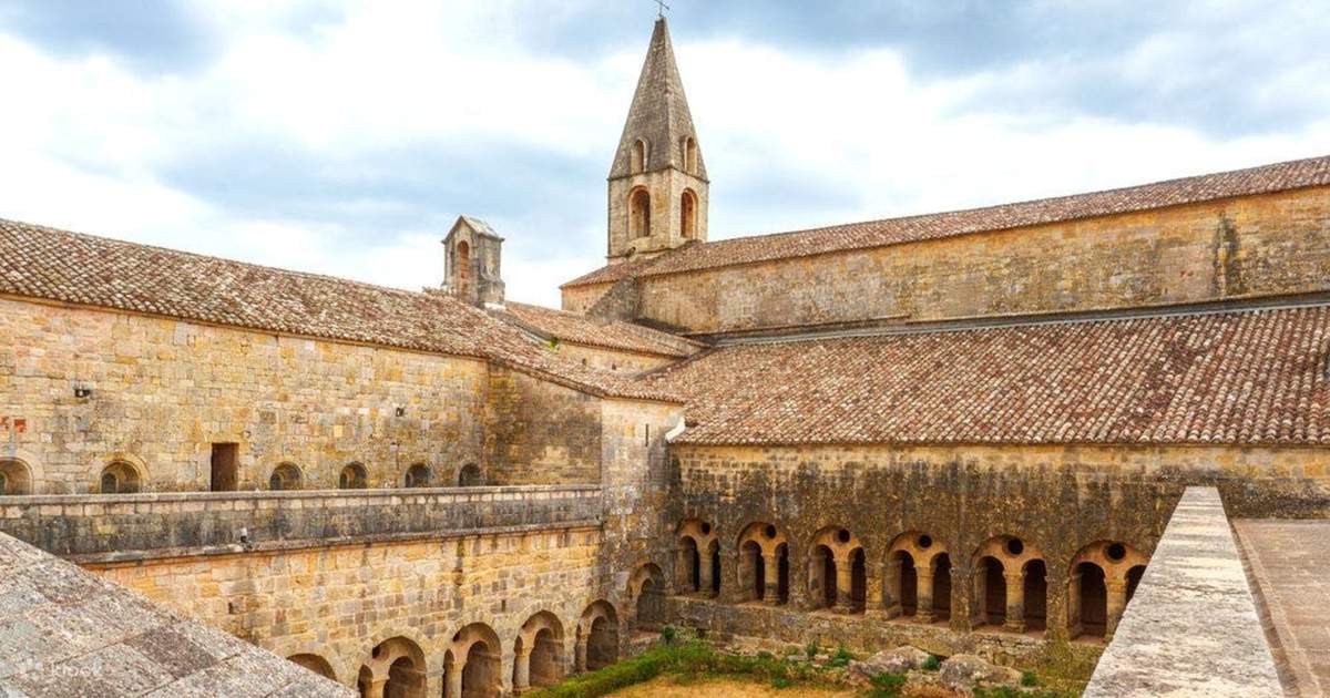 ル・トロネ修道院\"ロマネスク\" ル・トロネ修道院