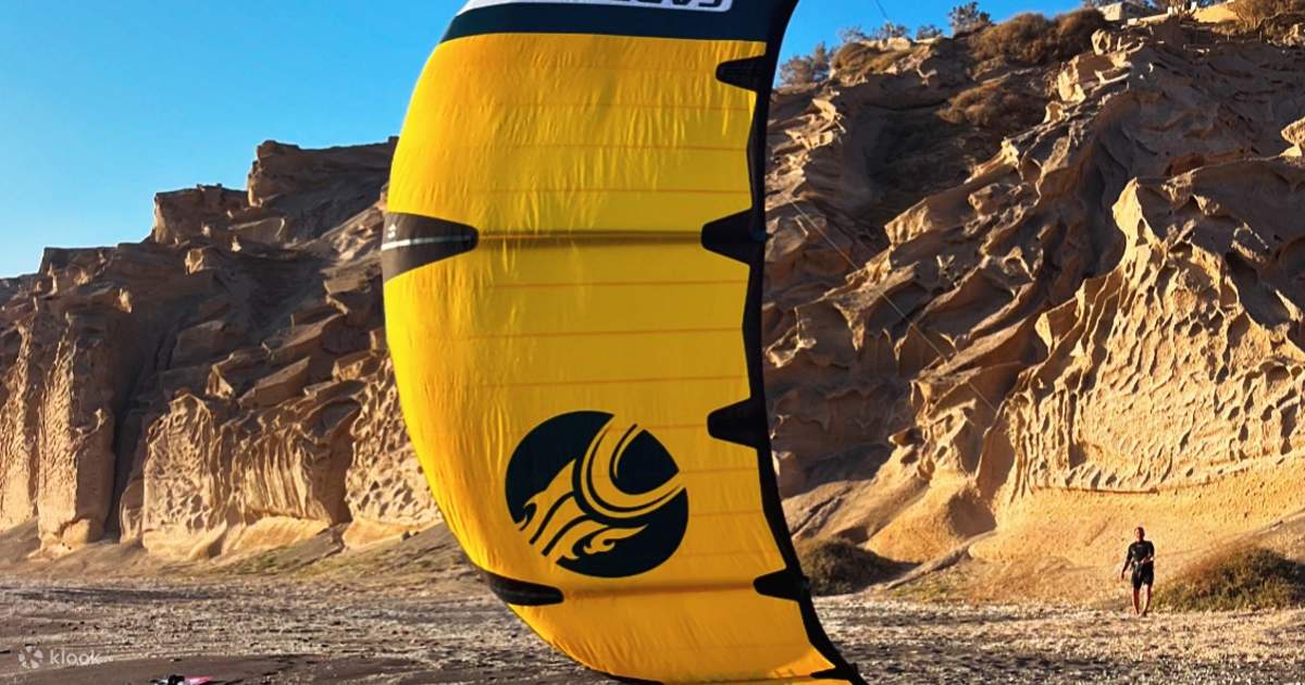 サントリーニ島 カイトサーフィン・ウィングフォイル用具レンタル - Klook