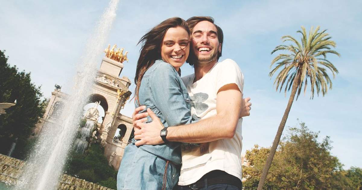 Photoshoot tour of secret corners in Barcelona - Klook